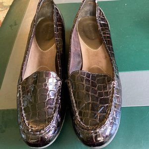 Liz Claiborn Alligator Embossed Loafers